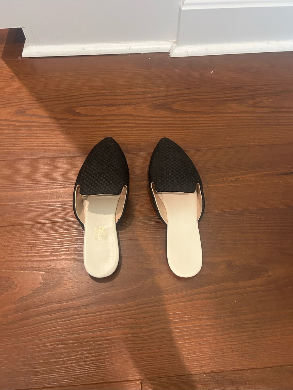 SHEIN Black Pointed Slip-On Woven Mules